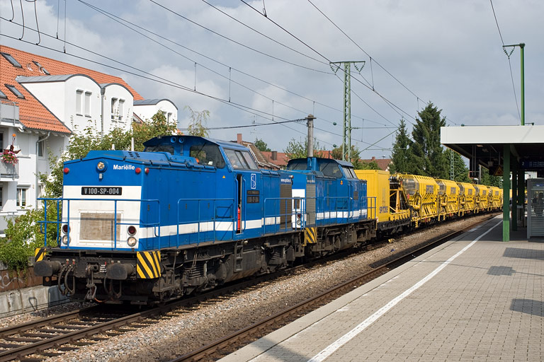 V100-SP-004 (ex-DR 202 690) und V100-SP-009 (ex-DR 202 528) bei km 16,8 (August 2009)