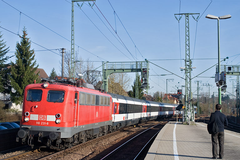 110 231 mit IC 181 bei km 16,6 (April 2010)