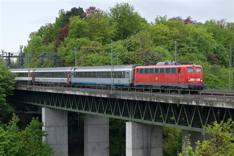 110 236 mit IC 280 bei km 14,6 (Mai 2010)