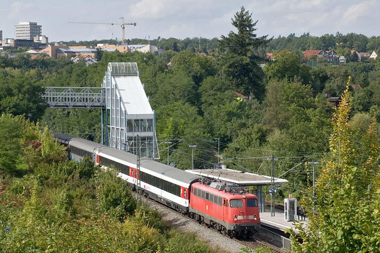 110 352 mit IC 281 bei km 14,2 (September 2010)
