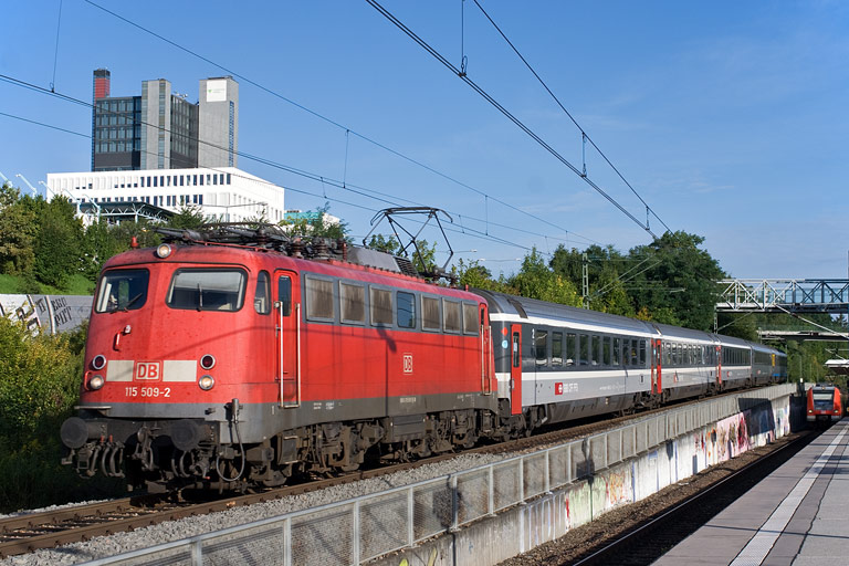 115 509 mit IC 181 bei km 14,2 (August 2010)