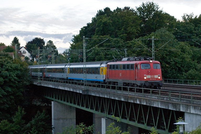 115 509 mit IC 182 bei km 14,6 (August 2010)
