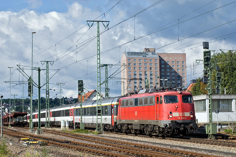 115 509 mit IC 284 bei km 15,6 (August 2010)