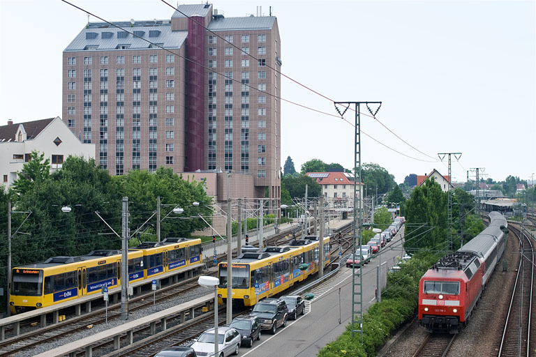 120 119 mit IC 283 bei km 15,8 (Juni 2010)
