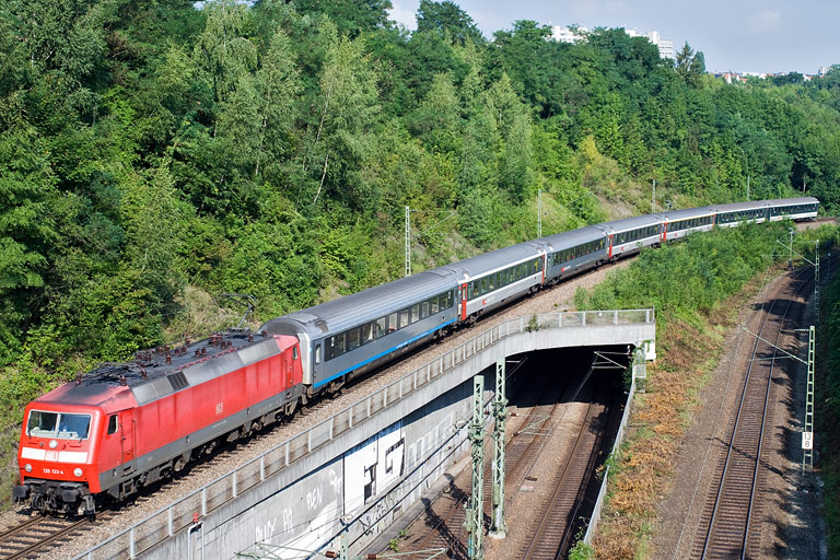 120 133 mit IC 183 bei km 13,8 (August 2010)