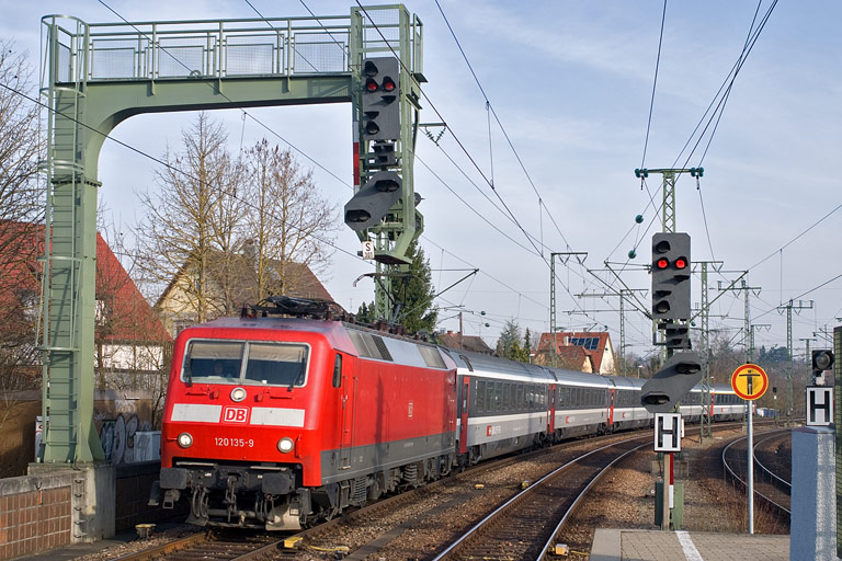 120 135 mit IC 181 bei km 16,6 (M&auml;rz 2010)