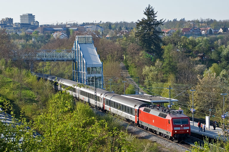 120 145 mit IC 283 bei km 14,2 (April 2010)