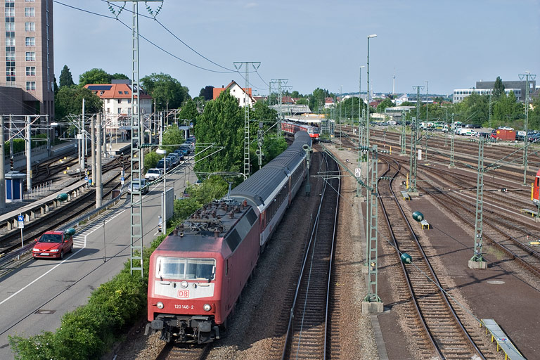 120 148 mit IC 283 bei km 15,8 (Juni 2010)