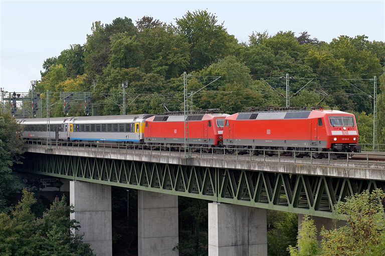 120 151 und 120 146 bei km 14,6 (September 2010)