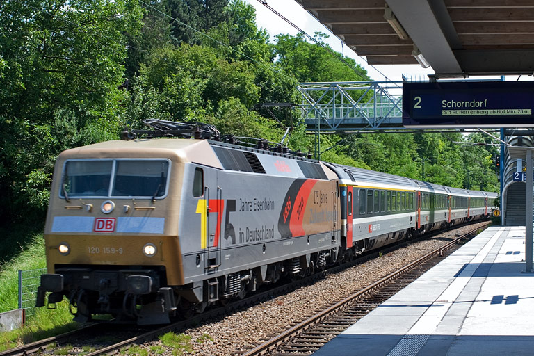 120 159 mit IC 280 bei km 14,2 (Juli 2010)