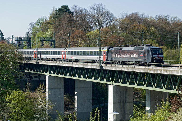 120 159 mit IC 284 bei km 14,6 (April 2010)