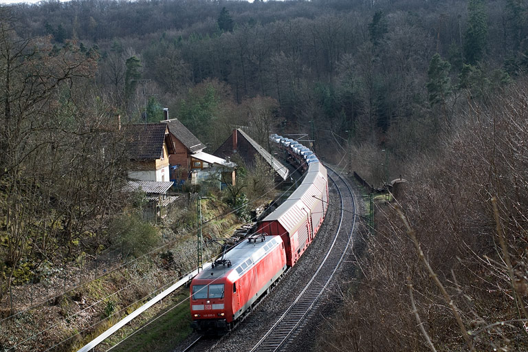 145 035 mit CSQ 60046 bei km 10,8 (April 2010)