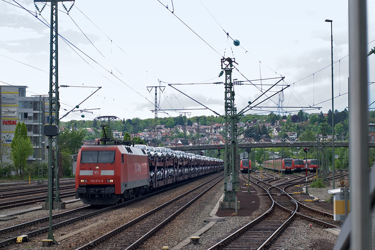 152 013 mit CSQ 60080 bei km 15,8 (Mai 2010)