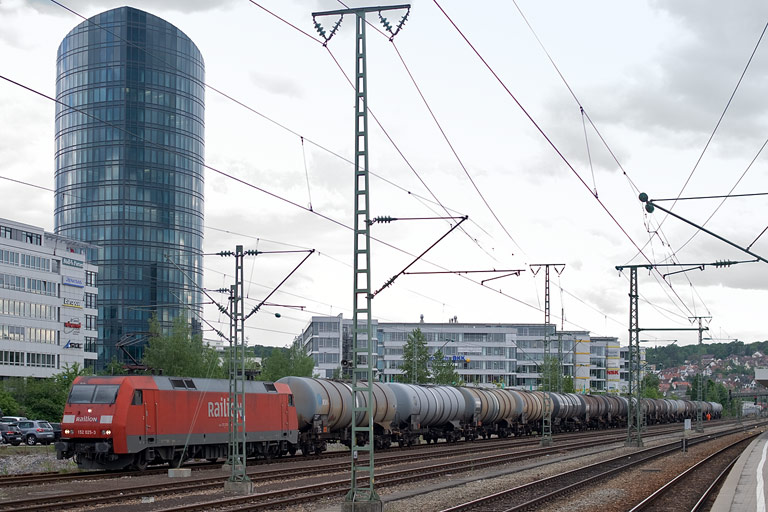 152 025 bei km 15,6 (Mai 2010)