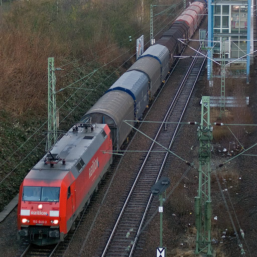 152 040 mit FZT 56166 bei km 14,0 (M&auml;rz 2010)