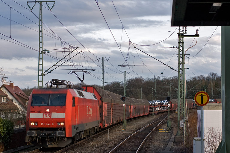 152 043 mit CSQ 60084 bei km 16,8 (M&auml;rz 2010)