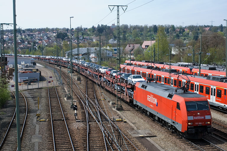 152 066 mit CSQ 60080 bei km 16,0 (April 2010)