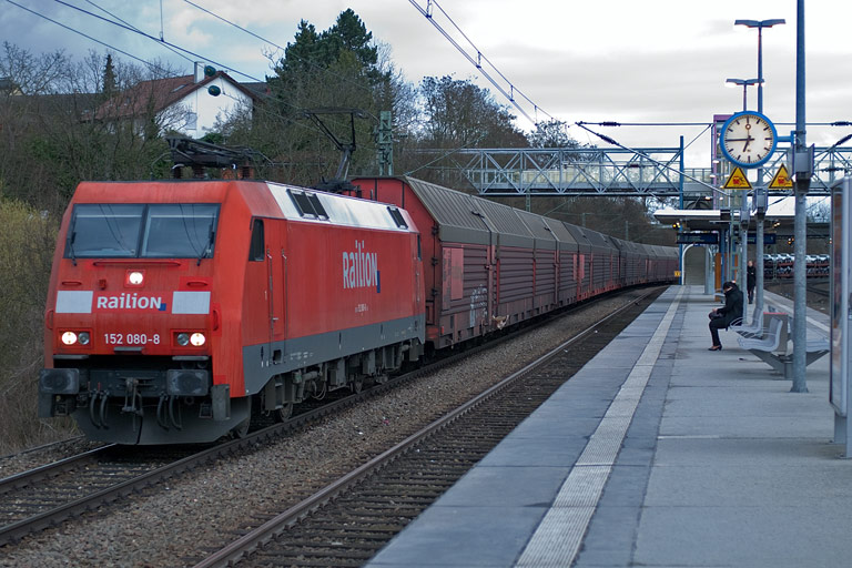 152 080 mit CSQ 60084 bei km 14,2 (M&auml;rz 2010)