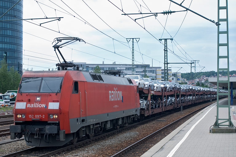 152 097 mit CSQ 60080 bei km 15,6 (Juni 2010)