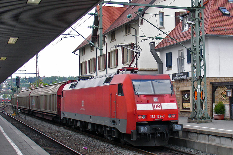 152 129 mit FE 45175 bei km 15,6 (Mai 2010)