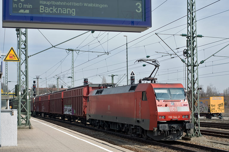 152 144 mit CSQ 60080 bei km 15,6 (M&auml;rz 2010)