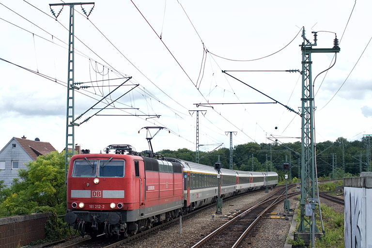 181 212 mit IC 186 bei km 16,8 (August 2010)