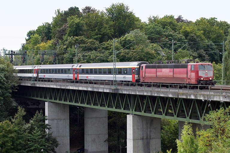 181 215 mit IC 280 bei km 14,6 (September 2010)