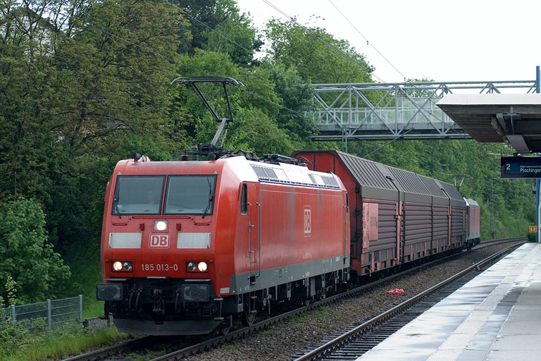 185 013 mit CSQ 60046 bei km 14,2 (Mai 2010)