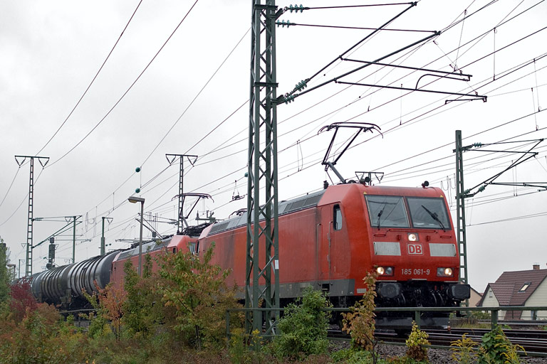185 061 und 185 148 bei km 16,8 (September 2010)
