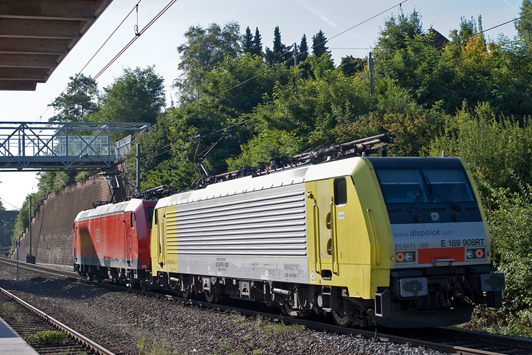 185 087 und ES 64 F4-008 bei km 14,2 (September 2010)