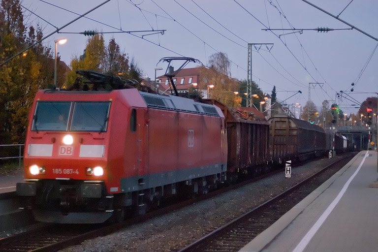185 087 mit FE 44691 bei km 15,6 (November 2010)