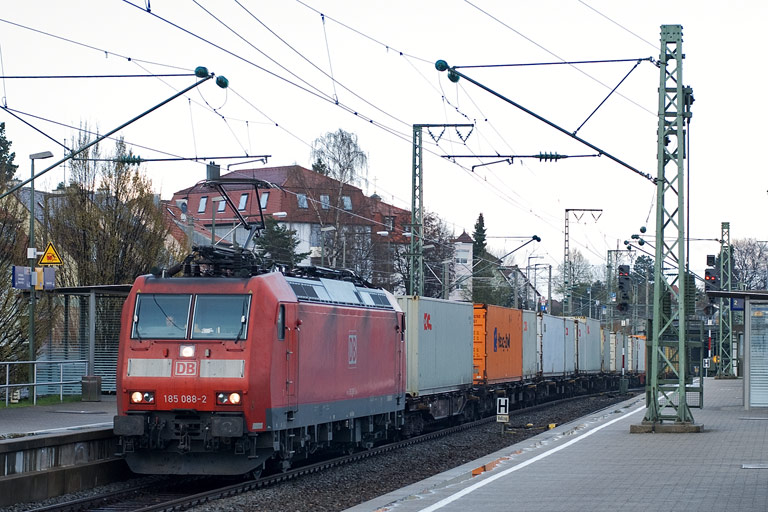 185 088 bei km 15,6 (April 2010)