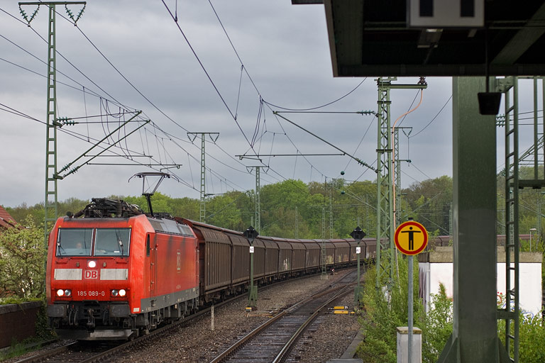 185 089 mit CS 49150 bei km 16,8 (Mai 2010)