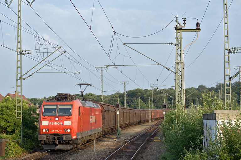 185 090 mit CS 49150 bei km 16,8 (Juli 2010)