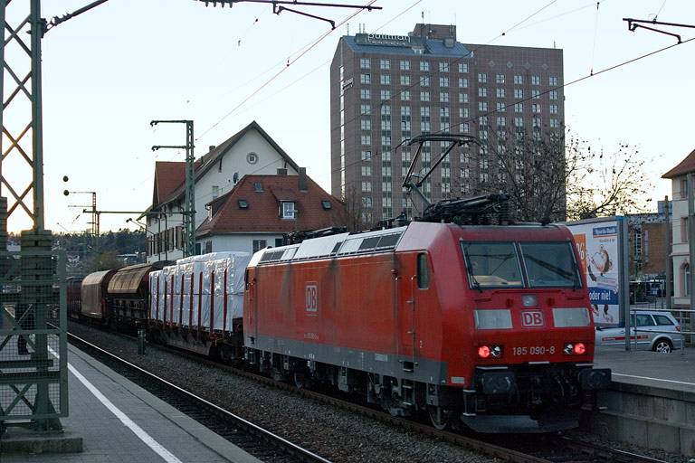 185 090 mit FE 44691 bei km 15,6 (November 2010)