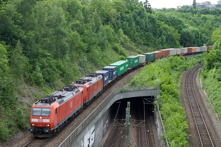 185 095 und 185 093 bei km 13,8 (Juni 2010)