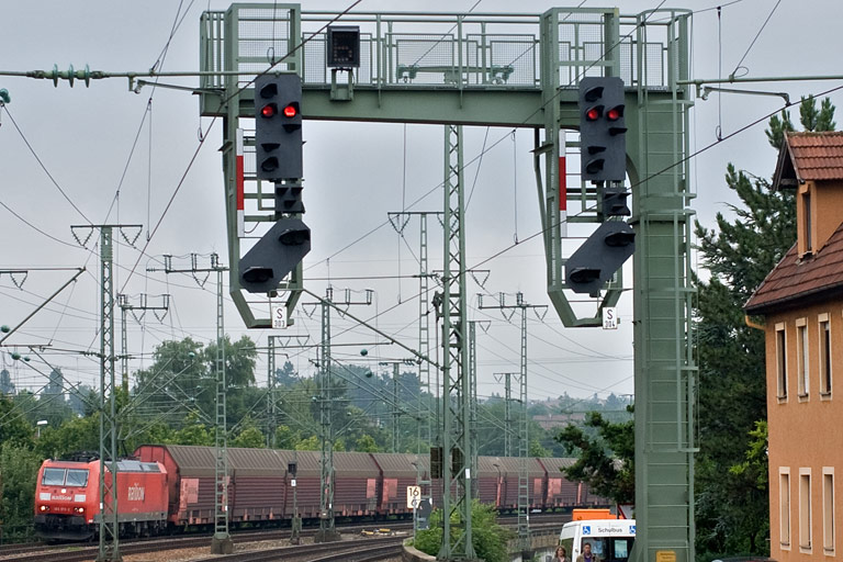 185 173 mit CFN 63322 bei km 16,6 (Juli 2010)
