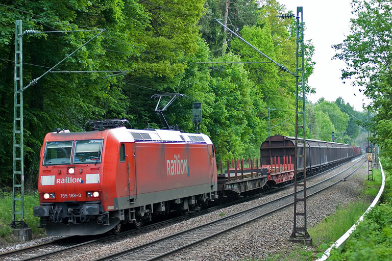 185 188 bei km 18,6 (Mai 2010)