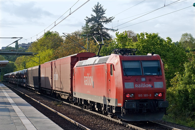 185 189 mit CSQ 60084 bei km 14,2 (Mai 2010)