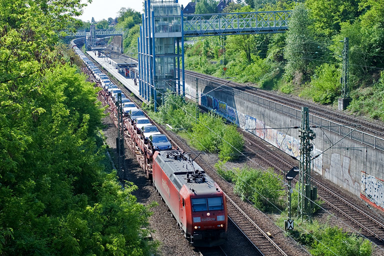 185 191 mit CSQ 60090 bei km 14,0 (Mai 2010)
