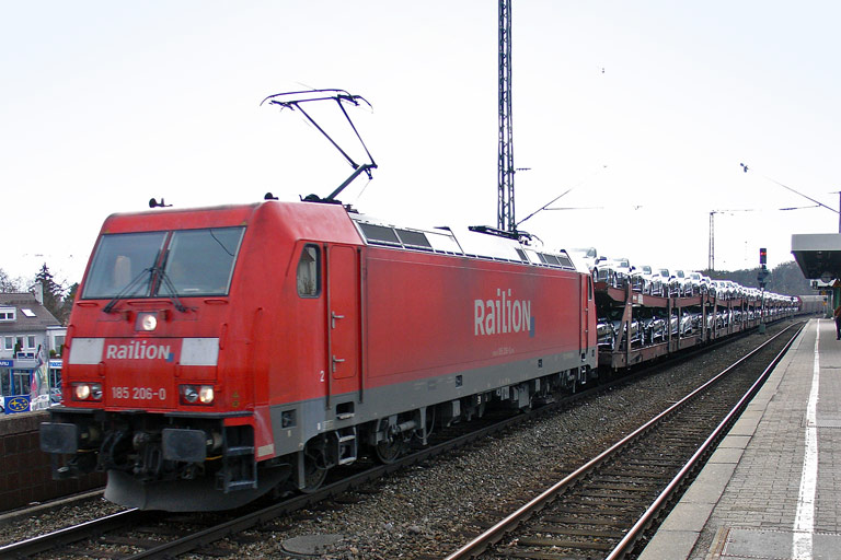 185 206 mit CSQ 60090 bei km 16,8 (M&auml;rz 2010)
