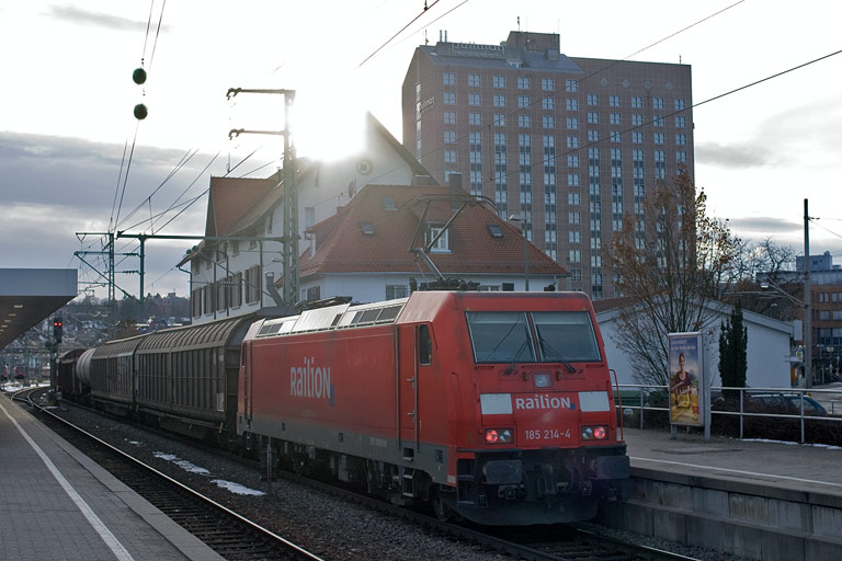 185 214 mit FE 44691 bei km 15,6 (Februar 2010)