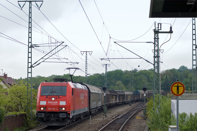 185 252 mit FE 44696 bei km 16,8 (Mai 2010)