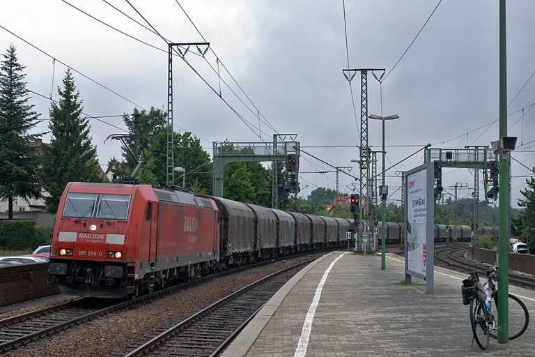 185 268 mit CS 49225 bei km 16,6 (Juli 2010)