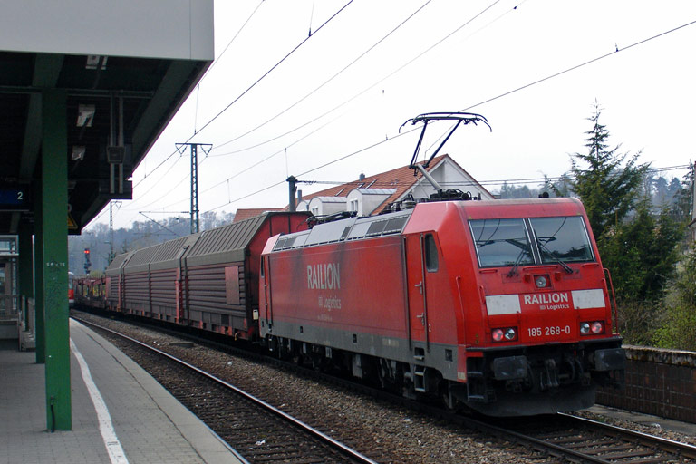 185 268 mit FZ 56165 bei km 16,8 (April 2010)