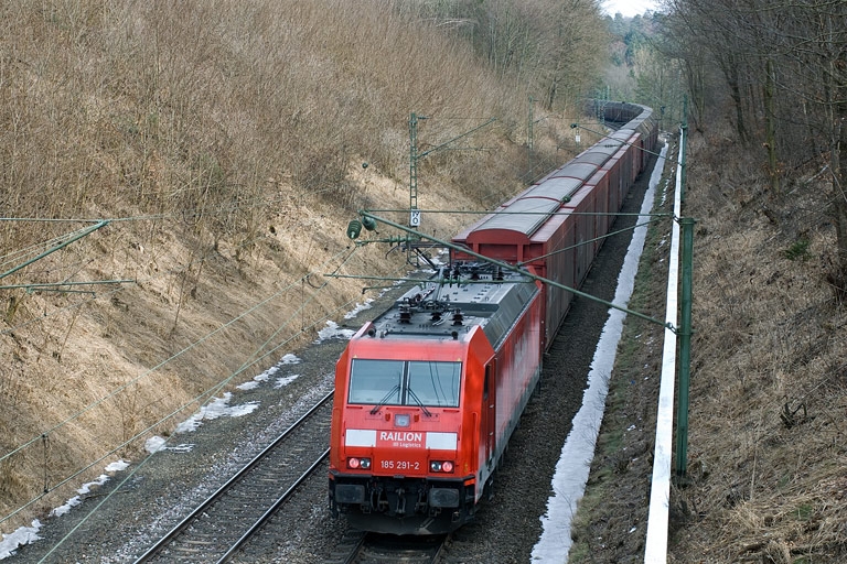185 291 mit CSQ 60080 bei km 19,0 (M&auml;rz 2010)