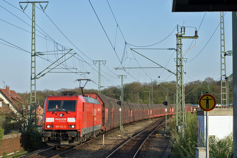 185 312 mit CSQ 60084 bei km 16,8 (April 2010)