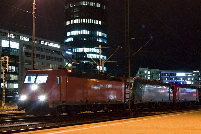 185 313, 185 611 und 185 358 bei km 15,6 (November 2010)