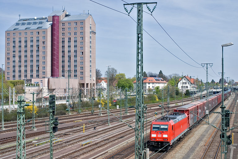 185 341 mit CSQ 60080 bei km 15,8 (April 2010)