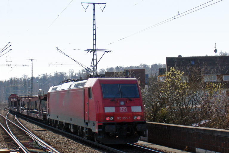 185 355 mit FZ 56165 bei km 16,8 (M&auml;rz 2010)